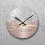 Hair Stylist Silver Glitter Drift Roos Gold Salon Ronde Klok<br><div class="desc">Haar Stylist Silver Glitter drukt Roos Gold Salon Clocks.</div>