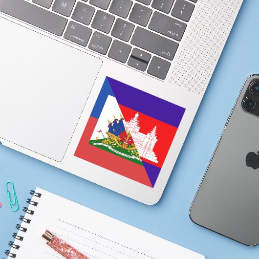 Haïtiaanse Cambodjaanse vlag | Haïti HalfCambodjaa Sticker (Laptop met iPhone)