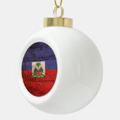 Haïtiaanse vlag op oude houten graan keramische bal ornament (Rechts)