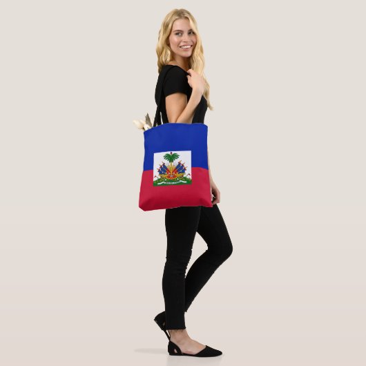Haïtiaanse vlag tote bag (Op model)