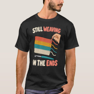 Haken humor over het verwerken van de eindjes na t-shirt