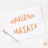 Hakuna Matata – Afrikaanse tribale tekstkunst Ovale Sticker (Envelop)