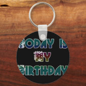 Hakuna Matata Gift Today is mijn verjaardag.png Sleutelhanger (Voorkant)