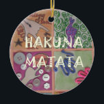 Hakuna Matata Handteken Art Print Keramisch Ornament<br><div class="desc">Hakuna Matata Hand Sign Art Print. Omarm creativiteit en positiviteit met de "Hakuna Matata Hand Sign Art Print", een levendig en expressief ontwerp dat de zorgeloze geest van de geliefde uitdrukking vastlegt. Beschrijving: Dit kunstwerk cadeaus een collage-achtige ontwerp met de zin "Hakuna Matata" prominent weergegeven in het midden. De compositie...</div>
