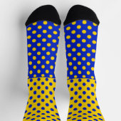 Half Blauw Geel Polka Dots Patroon Ontwerp Sokken (Top)