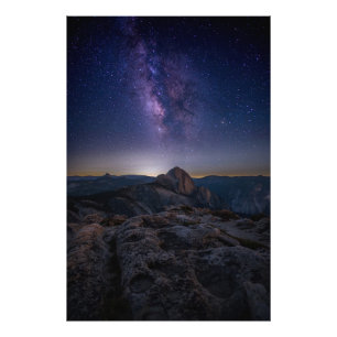 Half Dome onder de Melkweg Foto Afdruk