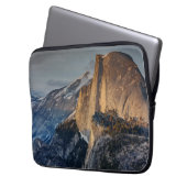 Half-dome op zonsondergang laptop sleeve (Voorkant Links)