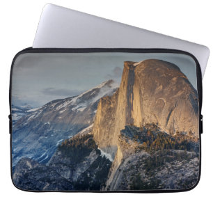Half-dome op zonsondergang laptop sleeve