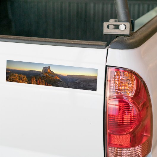 Half-dome op zonsondergang - Yosemite Bumpersticker (Op Truck)