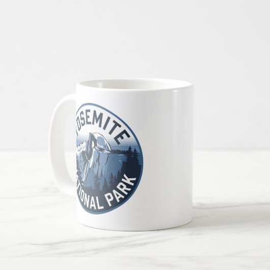 Half Dome Yosemite Ronde Embleem Koffiemok (Voorkant links)