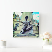 Half gekleed man vierkante klok (Huis)