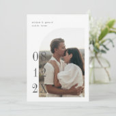 Half gewelfde foto met grote datum save the date (Staand voorkant)