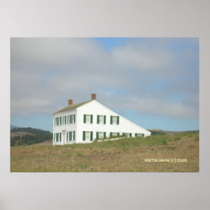 Half Moon Bay House op een heuvel Poster