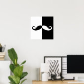 Half Zwarte en Witte Snor Poster (Thuiskantoor)