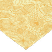 Halfbloem in warme kleuren tafelkleed (Gekanteld)