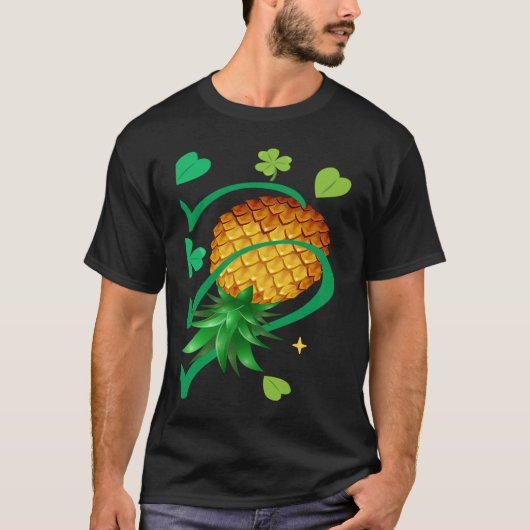 Halfrechterhart onderaan ananas Shamrock St T-shirt (Voorkant)