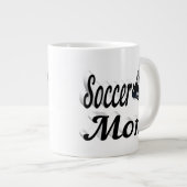 Halftekst van Voetbal Mam Giant Coffee Mok (Voorkant rechts)