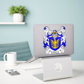 Hall Family Crest Sticker (Laptop op bureau)