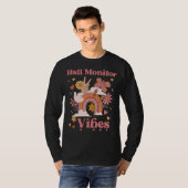 Hall Monitor Sfeer School Groovy Retro Boho Regenb T-shirt (Voorkant volledig)
