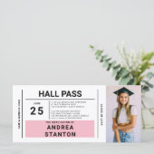 Hall Pass Afstudeerder Party Roze High School Uitn (Staand voorkant)