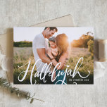 Hallelujah Modern Calligrafie Kerstmis Feestdagen Kaart<br><div class="desc">Hallelujah! Verstuur kerstcadeautjes en wens aan familie en vrienden met deze fotokaart. Het heeft een moderne kalligrafie met een hartaccent. Deze religieuze kerstfotokaart is verkrijgbaar in verschillende vormen. Personaliseer door namen,  berichten en foto's toe te voegen.</div>