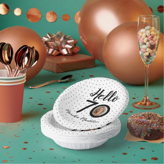 Hallo 70 Zwart & Wit Stippen Foto & Naam Verjaarda Papieren Kommen (Multi)