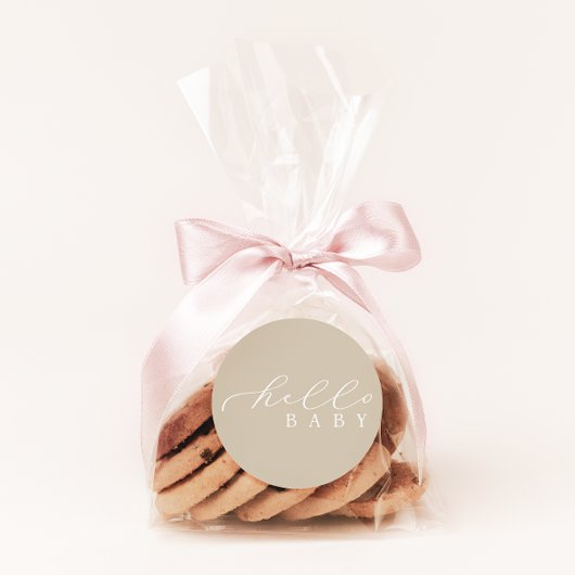 Hallo Baby Beige Minimalistisch Script Baby shower Ronde Sticker