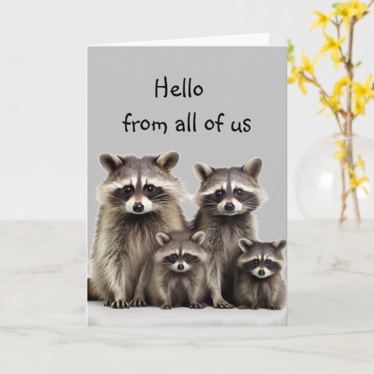 Hallo Denken aan u Schattigee Raccoon Groep Family Kaart (Gele Bloem)