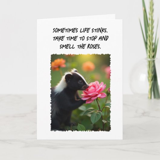 Hallo Hallo? Denken aan je Leuke Skunk Roze Rose K Kaart (Voorkant)