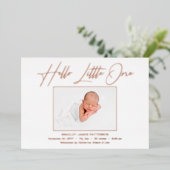 Hallo Kleine Elegante Script Foto Geboorte Folie Feestdagenkaart (Staand Voorkant)