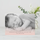 hallo Little Darling Blush Pink Photo Girl Birth Aankondiging (Staand voorkant)