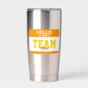 Hallo Mijn naam is TEAM MOM Nametag Kleurrijke Ple Geïsoleerde Drinkbeker
