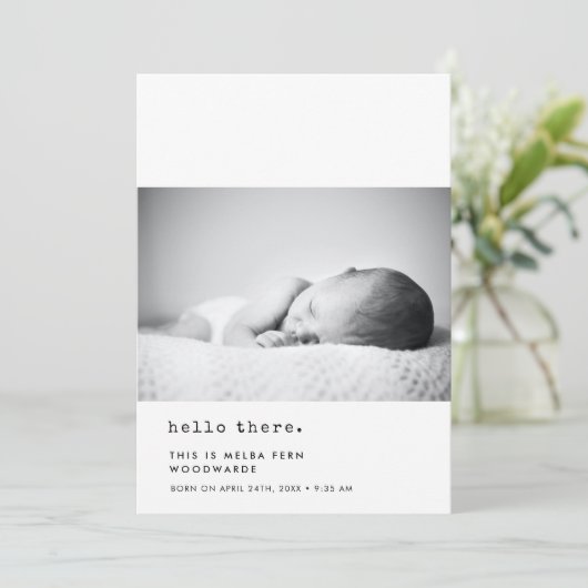 Hallo Minimalistische typemachine Aankondiging (Staand voorkant)