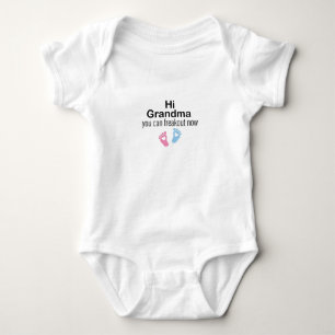 Hallo oma, je kunt nu vrijkomen, Baby Gift First Romper