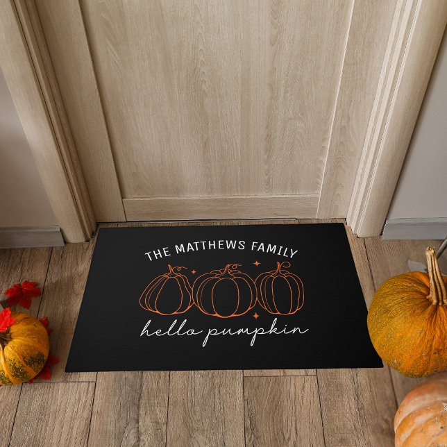 Hallo Pumpkin aangepaste familienaam herfst Deurmat (A festive fall indoor or outdoor custom name doormat to welcome guests or trick-or-treaters!)