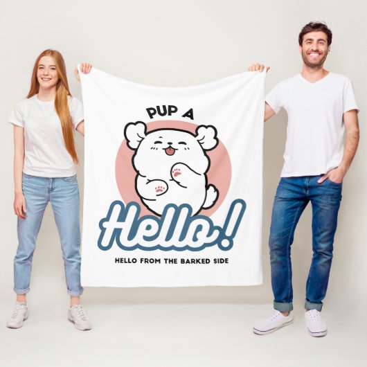 Hallo Pup a! – Happy White Dog Cartoon Design Fleece Deken (In situ)