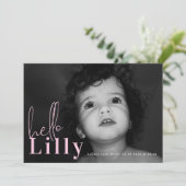 Hallo Script Naam Pink Girl Minimalistische Foto B Aankondiging (Staand voorkant)