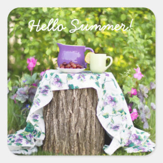 hallo Summer Tea en Plums in de tuin Vierkante Sticker
