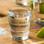 hallo Tequila Goodbye Dignity Funny Drink Shot Glas<br><div class="desc">Dit ontwerp is gemaakt door middel van digitale kunst. Het kan worden aangepast in het gebied dat wordt aangeboden of aangepast door de klik te kiezen om de andere optie aan te passen en de naam, initialen of woorden te wijzigen. U kunt de tekstkleur en de stijl ook veranderen of...</div>