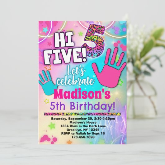 Hallo Vijf! 5e verjaardag uitnodiging voor meisjes (Staand voorkant)