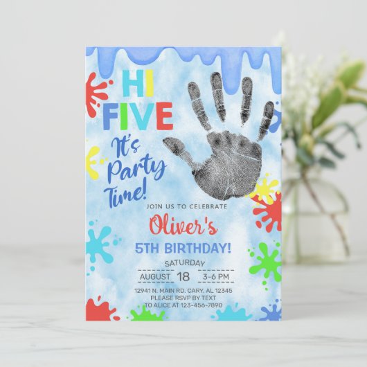 Hallo vijf, feesttijd, slijm, jongen verjaardag ui kaart (Staand voorkant)