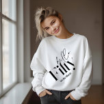 Hallo Vijftig moderne minimale elegante 50ste verj Trui<br><div class="desc">Hallo 50e moderne minimale typografie eenvoudige zwart-wit 50e verjaardag party decor gunst bijpassende kleding sweatshirt. Onderdeel van een hedendaags collectie.</div>