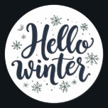 Hallo Winter Kerst Sneeuwvlok Winter Seizoen  Ronde Sticker<br><div class="desc">Hallo winter,  Winter typografie,  Sneeuwvlokken ontwerp,  Winter liefhebbers,  Winter seizoen,  Winter groet,  Knus winter,  Feestelijke sneeuwvlokken,  Kerst ontwerp,  Winter geest</div>
