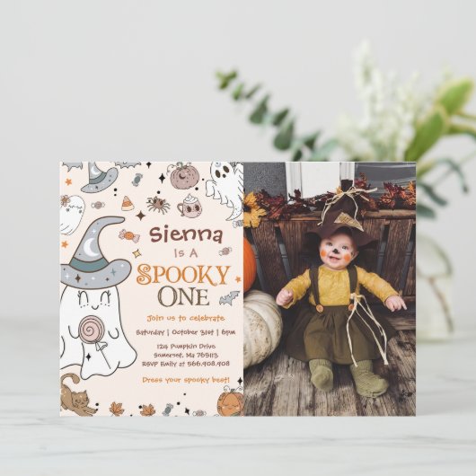 Halloween 1e verjaardag Spooky One Uitnodigingen (Staand voorkant)