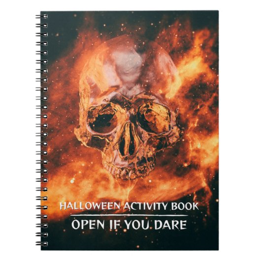 Halloween Activity Book. Flaming skull in space Notitieboek (Voorkant)