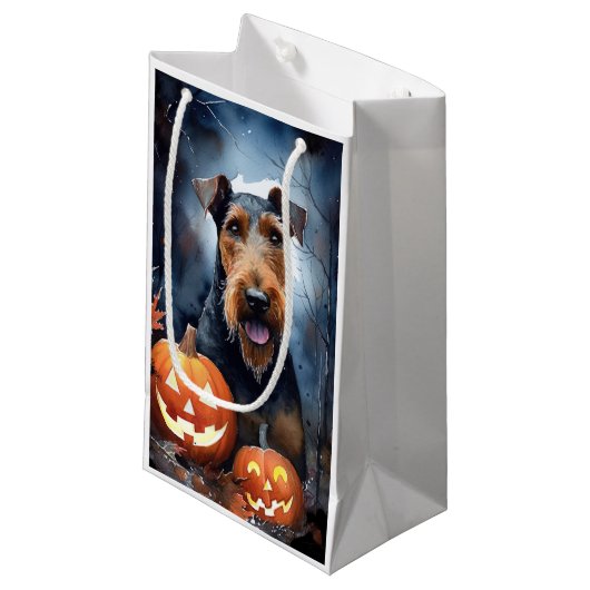 Halloween Airedale met pompoenen eng Klein Cadeauzakje (Voorkant Gekanteld)