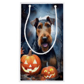 Halloween Airedale met pompoenen eng Klein Cadeauzakje (Voorkant)