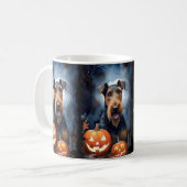 Halloween Airedale met pompoenen eng Koffiemok (Voorkant links)