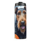 Halloween Airedale met pompoenen eng Thermosbeker (Voorkant)