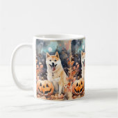Halloween Akita met pompoenen eng Koffiemok (Links)